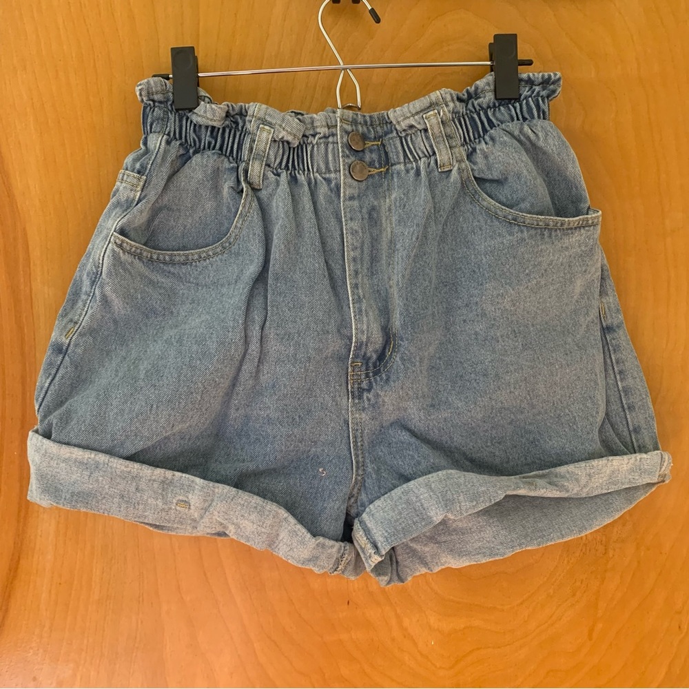 High waisted elastic waistband jean shorts